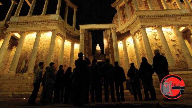 Visite nocturne au Théâtre - amphithéâtre avec guide