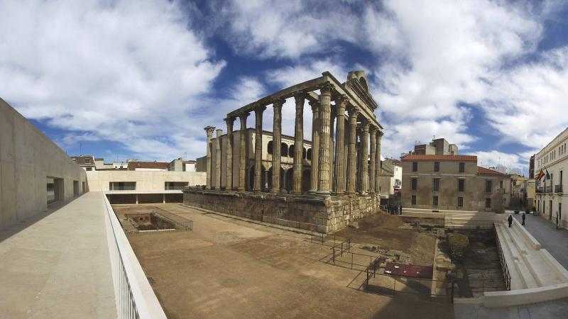 Visita al Templo de Diana