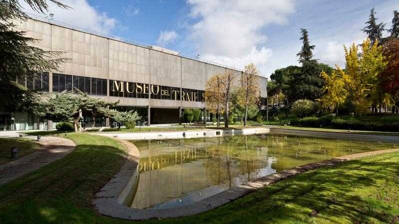 MUSEO DEL TRAJE. ENTRADA GRUPOS +8