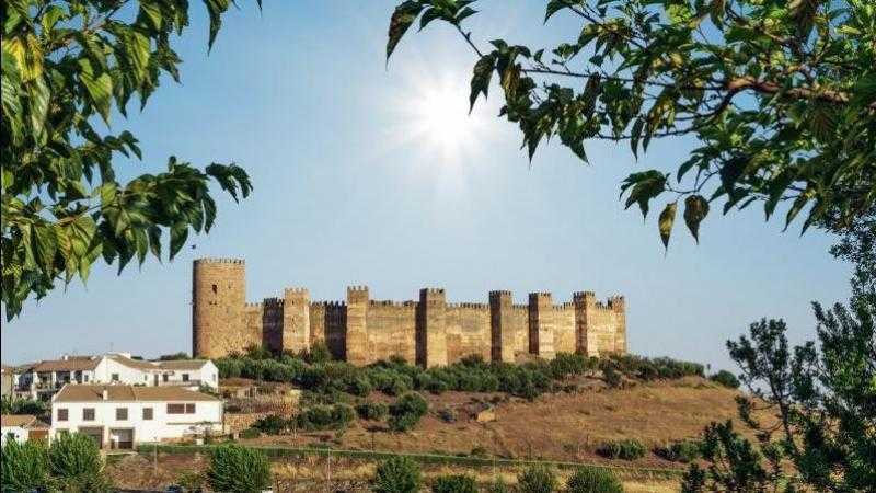 CASTILLO BAÑOS DE LA ENCINA