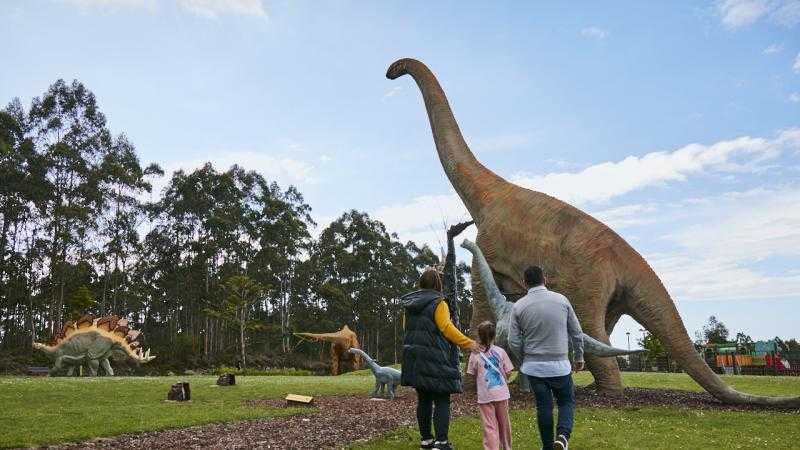 Del Triásico al Cretácio: una visita por los dinosaurios del Jardín del Museo