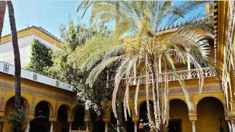 VISITA GUIADA AL PALACIO DE LAS DUEÑAS