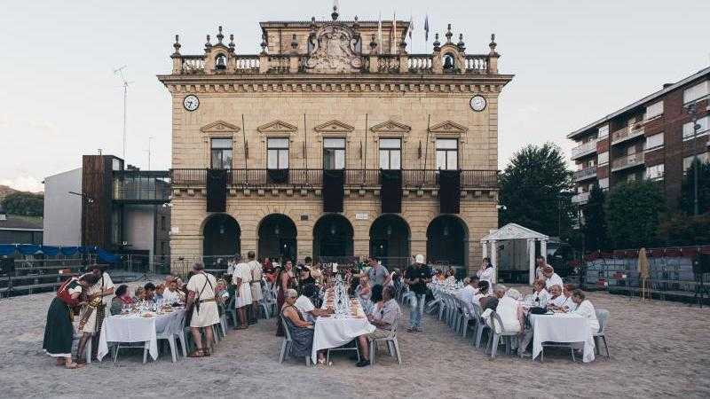CONVIVIUM