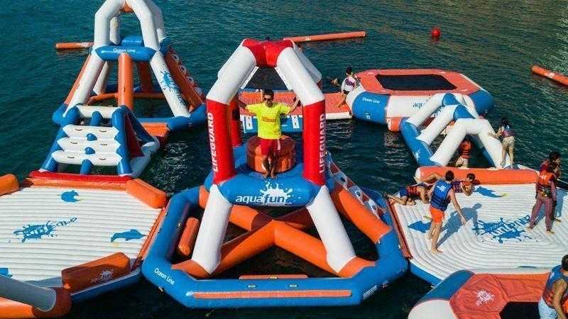 Parc aquàtic inflable a Miami Platja