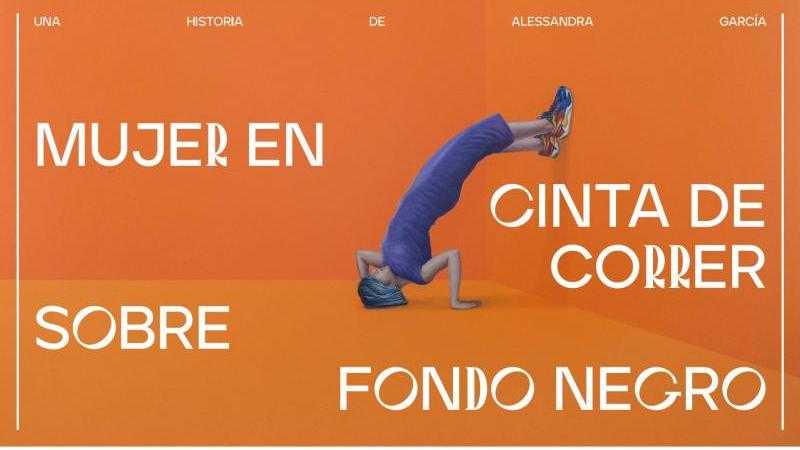 MUJER EN CINTA DE CORRER SOBRE FONDO NEGRO