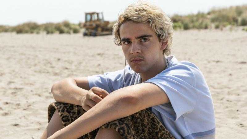 WE ARE WHO WE ARE (EPISODIO 1) (2020)