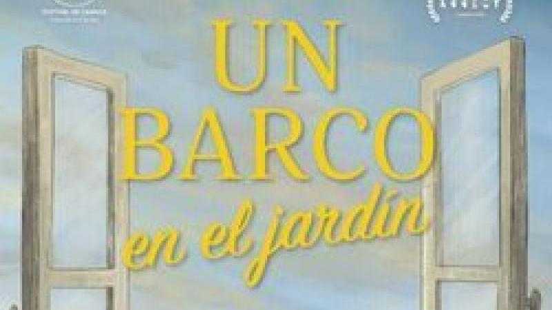 UN BARCO EN EL JARDIN