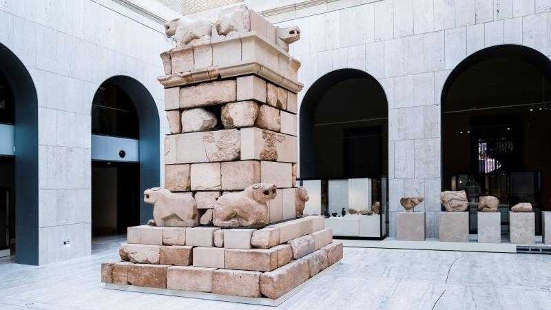 Visitas Guiadas.  El Museo del Louvre en el Museo Arqueológico Nacional