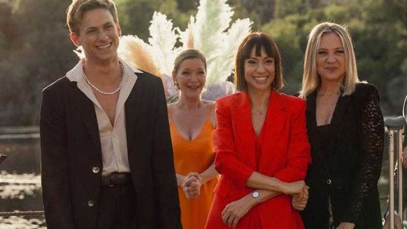 Todos los lados de la cama