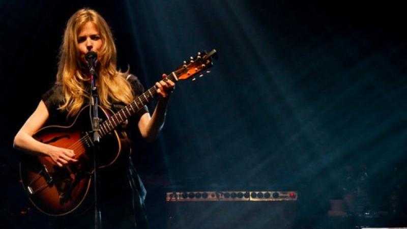 06/03/26 - CHRISTINA ROSENVINGE - 20:30 horas