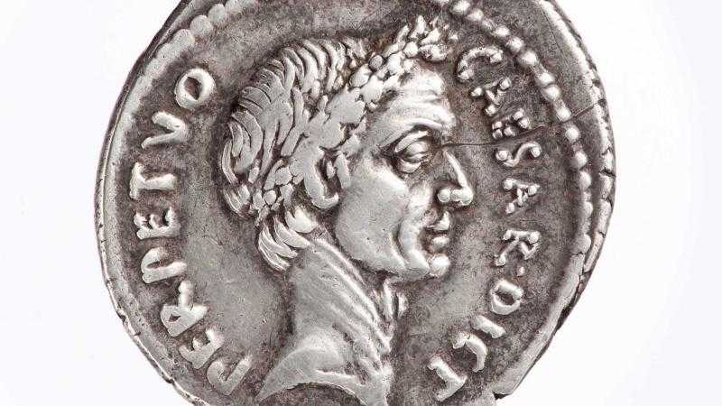 Visitas Guiadas. Tocando la historia. Cara a cara con los auténticos César y Cleopatra