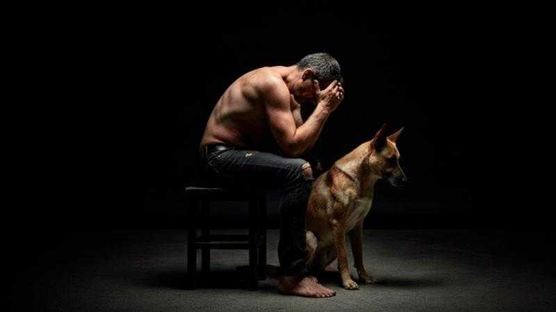 Ciclo LA GRIETA: LA HISTORIA DEL HOMBRE QUE SE CONVIRTIÓ EN PERRO