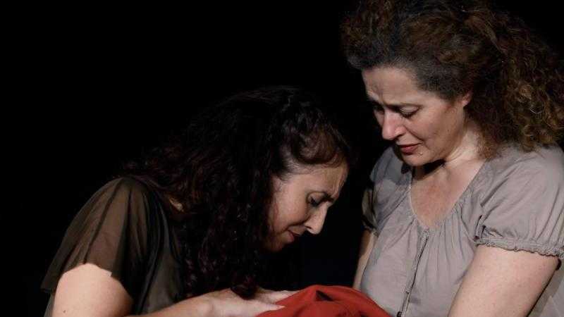 TEATRO SIN PAPELES – “Aquí nunca pasa nada” 