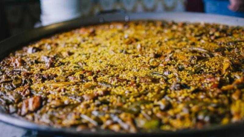 ASTROPAREDES. Paella