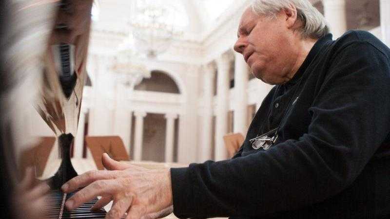 GRIGORY SOKOLOV