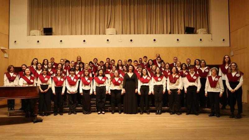 CORO  UNIVERSITARIO · MÚSICA EN CAPILLA