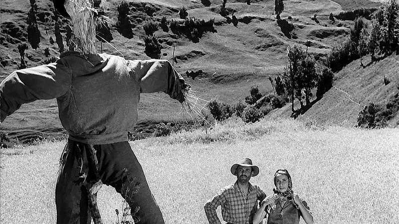 Un hombre va por el camino (1949)
