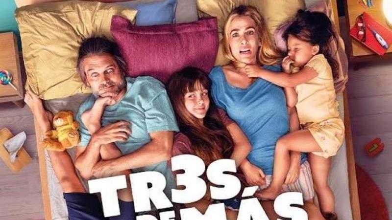 Tres de más