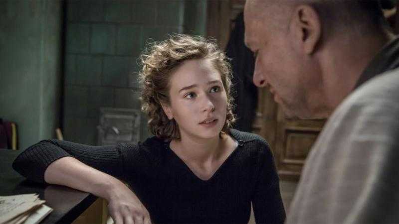Afterimage (Powidoki, 2016)