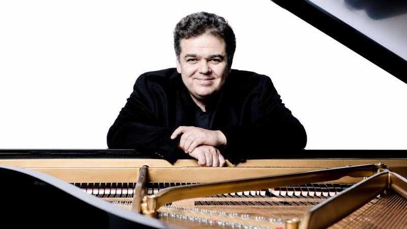 ARCADI VOLODOS