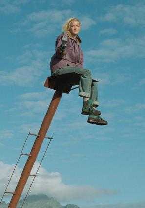 THE LOVE THAT REMAINS