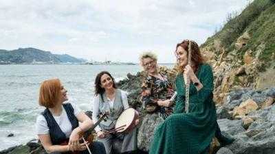 “FOLK RIPPERS” folk musika banda